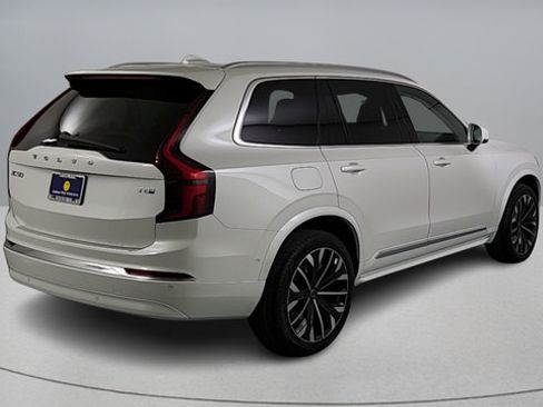 Used 2026 Volvo XC90 T8 Ultra w/ Protection Package Premier AWD/4WD image 4