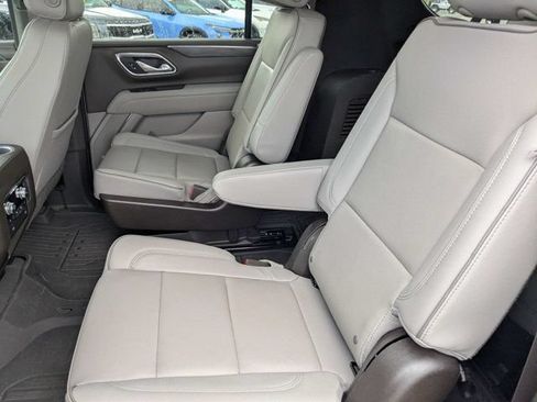 Used 2023 GMC Yukon XL SLT w/ SLT Luxury Package RWD image 14