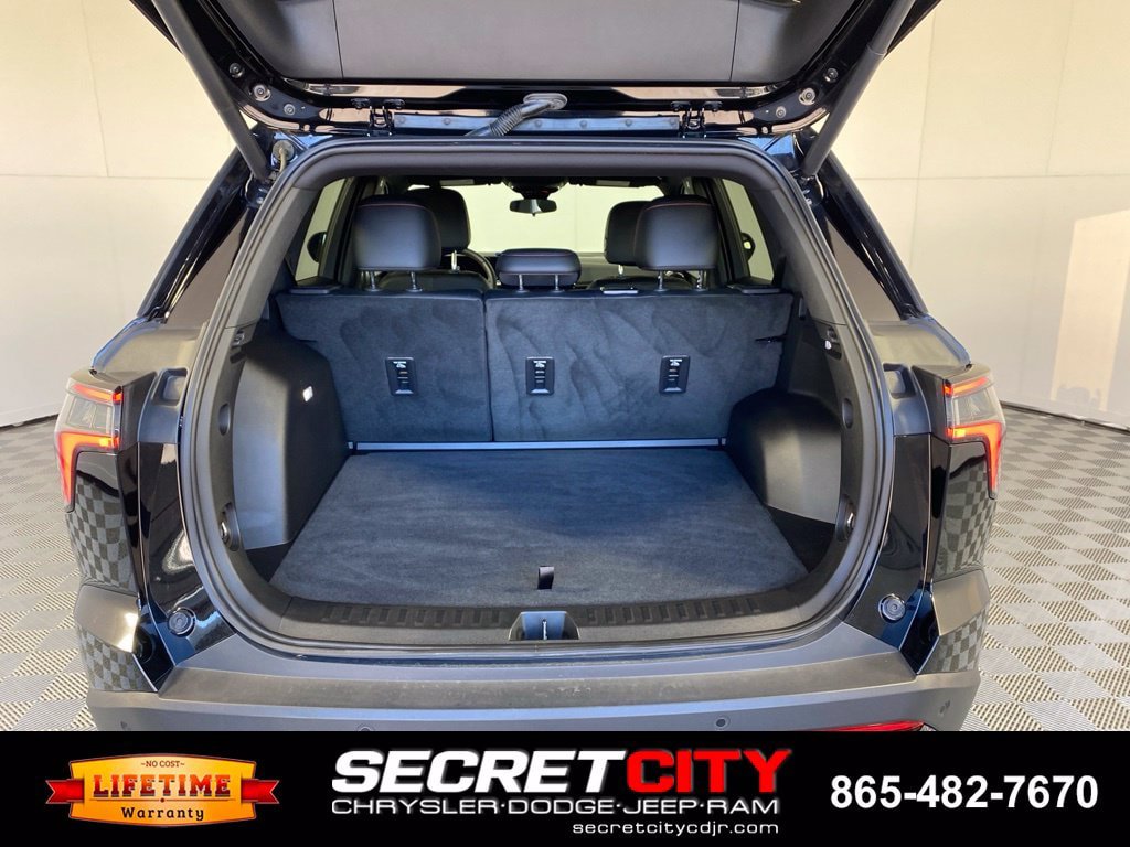 Used 2025 Chevrolet Equinox RS w/ Convenience Package III FWD image 27