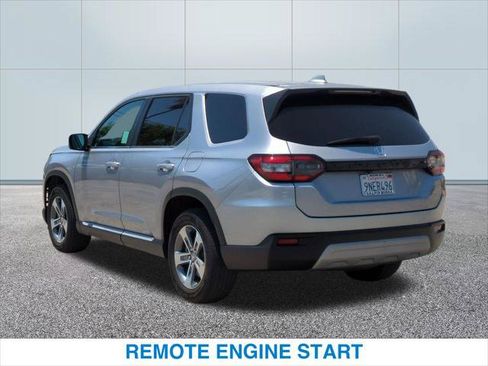 Certified 2025 Honda Pilot EX-L image 9