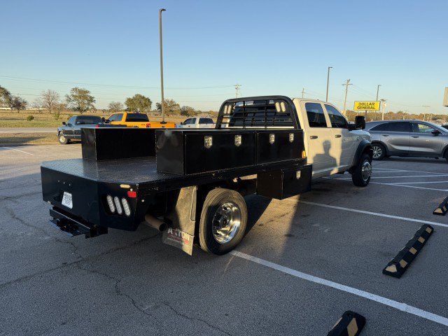 Used 2024 RAM 5500 Tradesman w/ Chrome Appearance Group AWD/4WD image 2