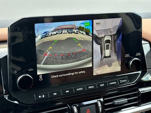 New 2025 Nissan Pathfinder Platinum image 17