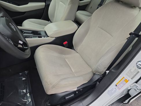 Certified 2025 Honda Accord SE image 14