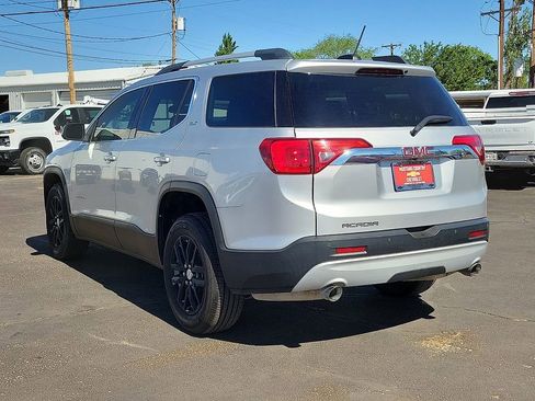 Used 2018 GMC Acadia SLT image 3