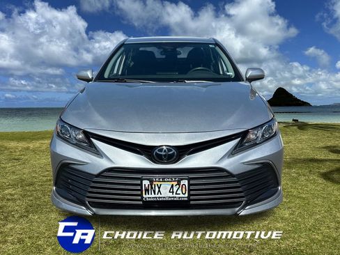 Used 2022 Toyota Camry LE image 10