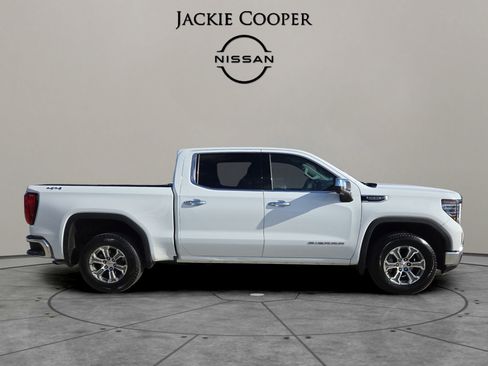 Used 2024 GMC Sierra 1500 SLT image 6