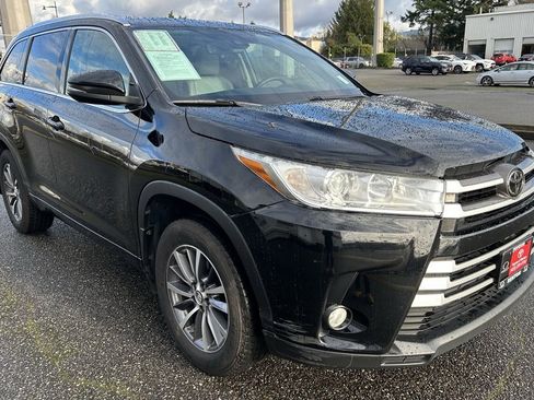 Certified 2018 Toyota Highlander XLE image 3