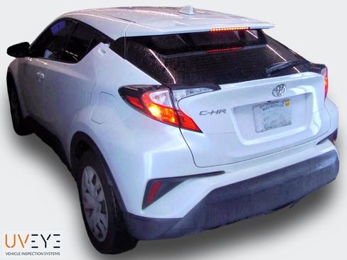 Used 2019 Toyota C-HR LE image 4