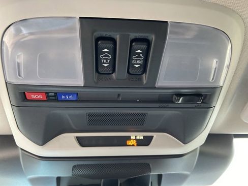 Used 2024 Subaru Crosstrek 2.0i Premium image 42