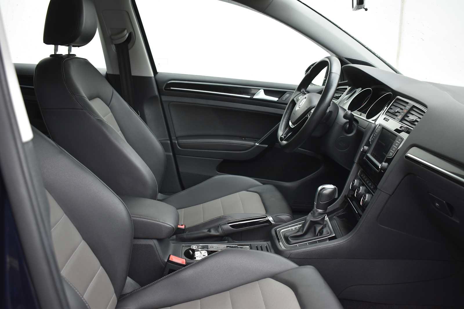 Used 2015 Volkswagen Golf TDI SEL FWD image 9