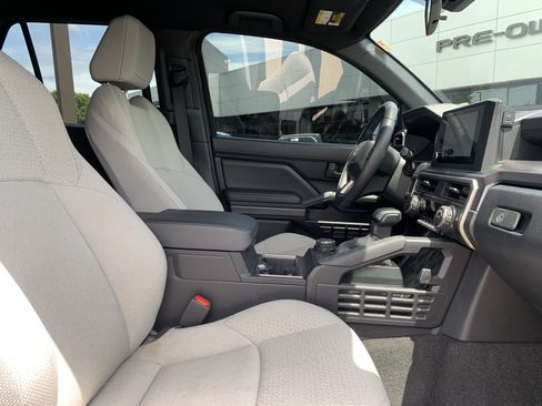 Used 2026 Toyota 4Runner SR5 AWD/4WD image 35