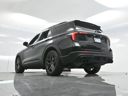 Used 2025 Ford Explorer ST AWD/4WD image 63