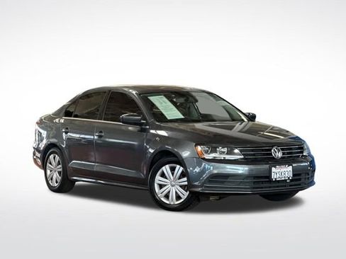 Used 2017 Volkswagen Jetta S image 2