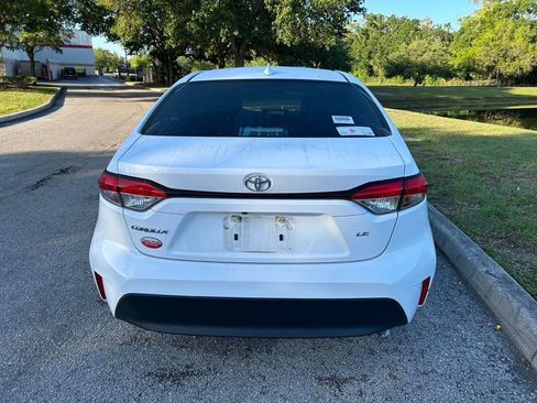 Used 2024 Toyota Corolla LE image 4