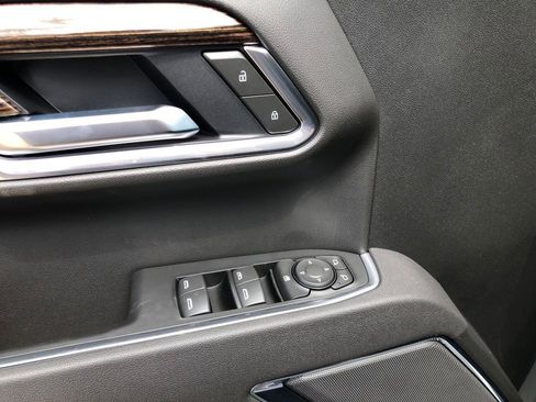 New 2025 GMC Sierra 1500 Elevation image 11