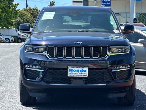Used 2023 Jeep Grand Cherokee Limited w/ Trailer Tow Prep Group (B) AWD/4WD image 5