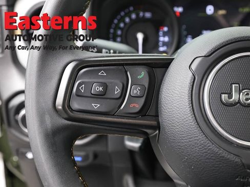 Used 2024 Jeep Wrangler Unlimited AWD/4WD image 15