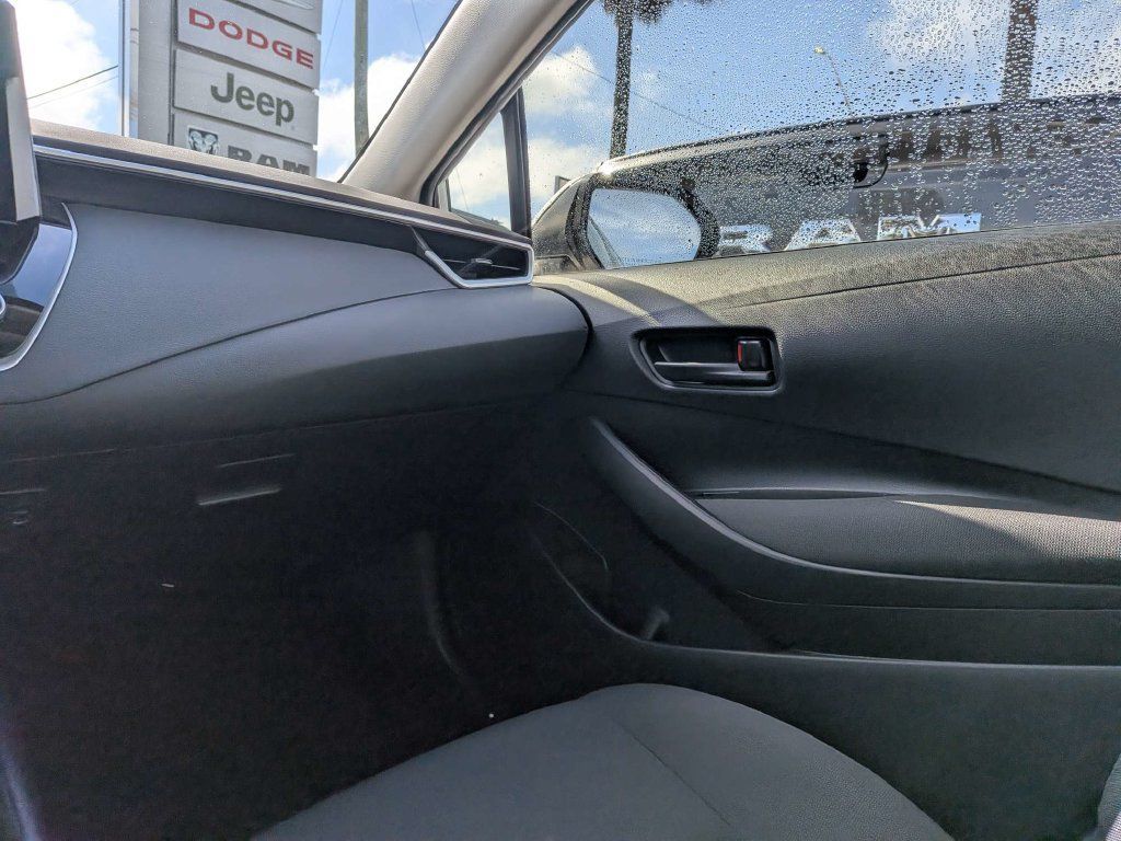 Used 2024 Toyota Corolla LE FWD image 13