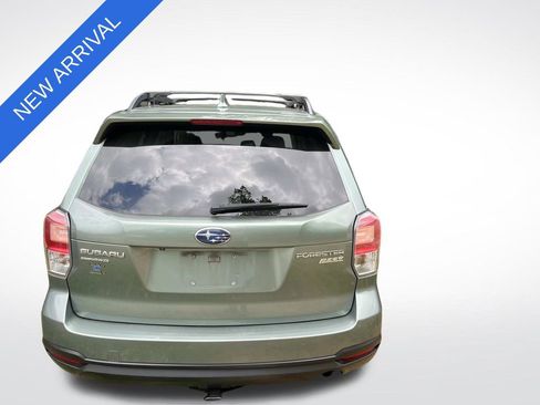 Used 2017 Subaru Forester 2.5i Premium AWD/4WD image 3