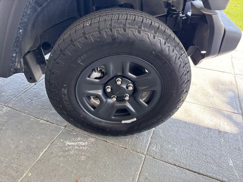 Used 2025 Jeep Wrangler Sport image 12