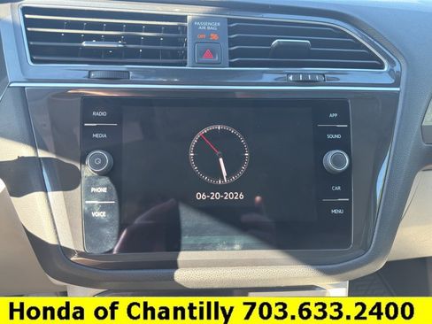 Used 2022 Volkswagen Tiguan SE AWD/4WD image 18