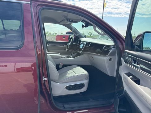 Used 2022 Jeep Wagoneer Series II AWD/4WD image 20