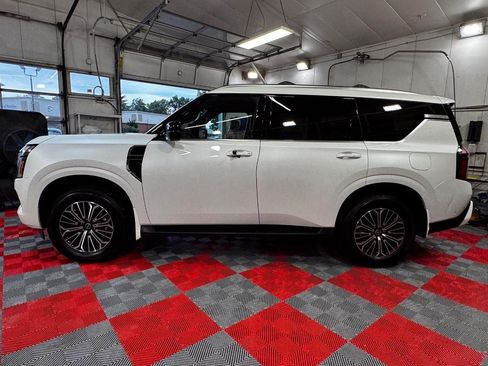Used 2025 Nissan Armada Platinum AWD/4WD image 4