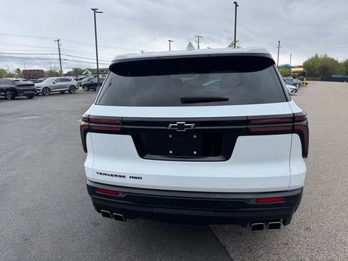 Used 2024 Chevrolet Traverse LS w/ Midnight/Sport Edition AWD/4WD image 8