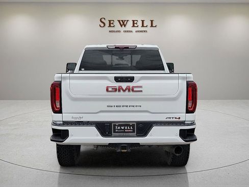 Used 2023 GMC Sierra 2500 AT4 w/ AT4 Preferred Package AWD/4WD image 4