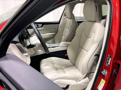 Used 2023 Volvo XC60 B5 Plus w/ Climate Package image 25