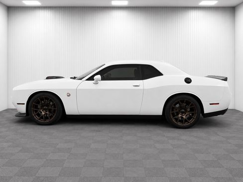 Used 2016 Dodge Challenger R/T Scat Pack RWD image 6