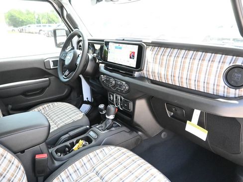 New 2026 Jeep Gladiator Mojave AWD/4WD image 28