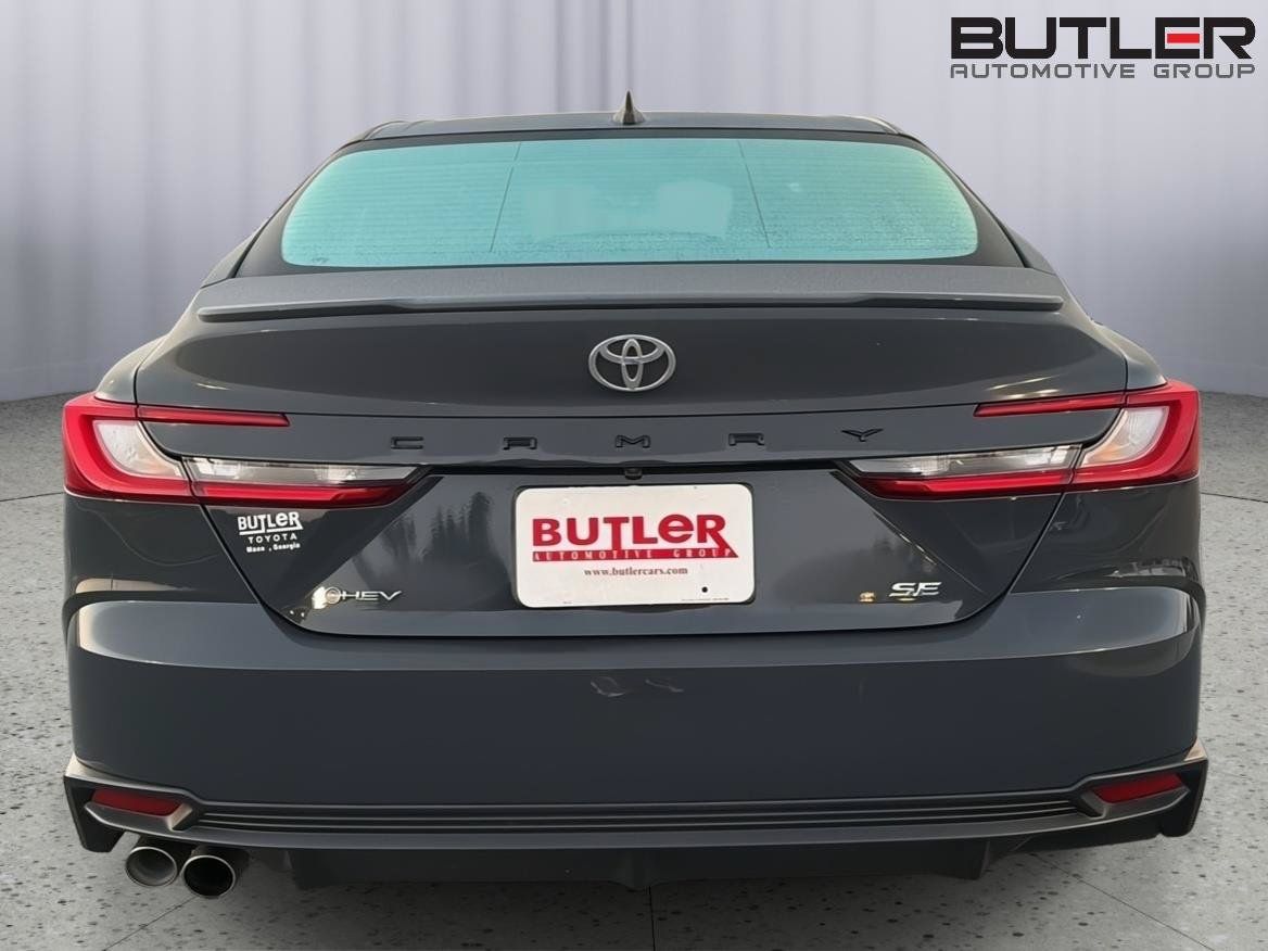 Used 2025 Toyota Camry SE FWD image 5