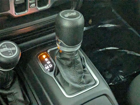 Used 2023 Jeep Wrangler Unlimited Sport AWD/4WD image 25