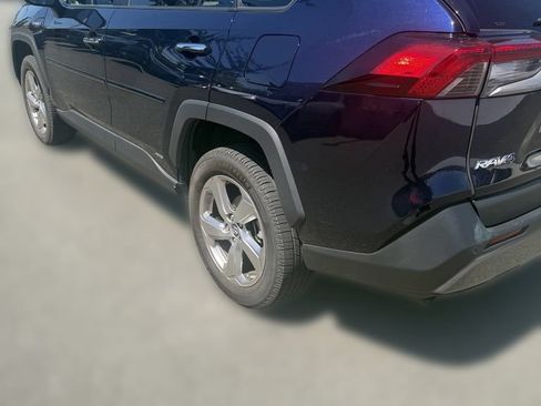 Used 2019 Toyota RAV4 Limited AWD/4WD image 5