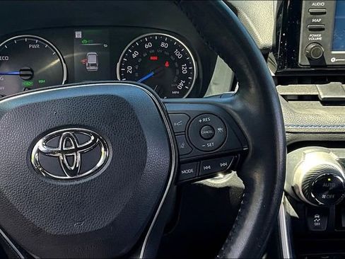 Used 2022 Toyota RAV4 SE w/ Convenience Package AWD/4WD image 11