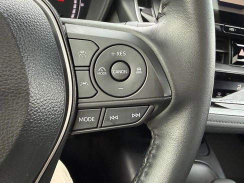 Certified 2025 Toyota Corolla SE image 20