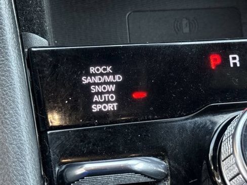 Used 2022 Jeep Grand Cherokee L Summit w/ Advanced Protech Group IV AWD/4WD image 21