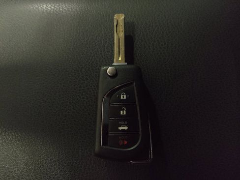 Used 2023 Toyota Camry LE image 32