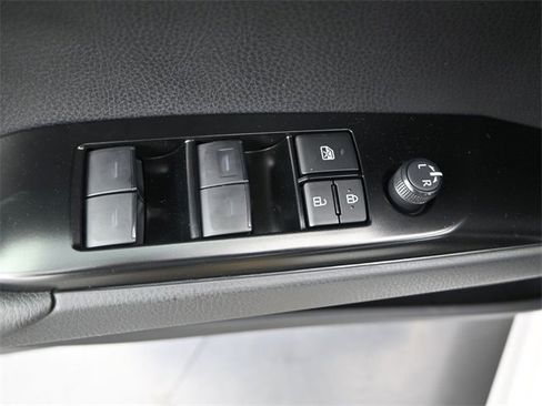 New 2026 Toyota Camry SE image 9