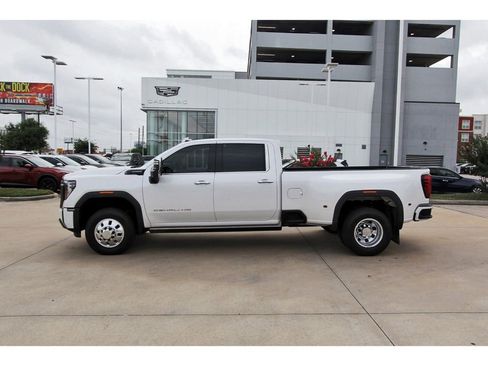 Used 2025 GMC Sierra 3500 Denali Ultimate AWD/4WD image 3