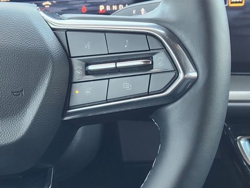 Used 2024 Chevrolet Traverse LT image 29