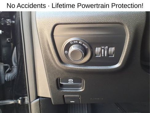 Used 2023 Jeep Grand Cherokee Laredo AWD/4WD image 14