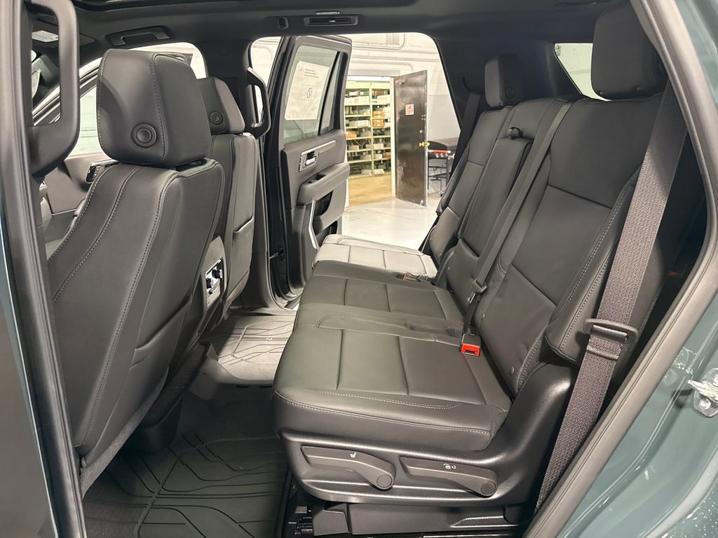 New 2026 Chevrolet Tahoe Z71 w/ Sun And Tow Package AWD/4WD image 39