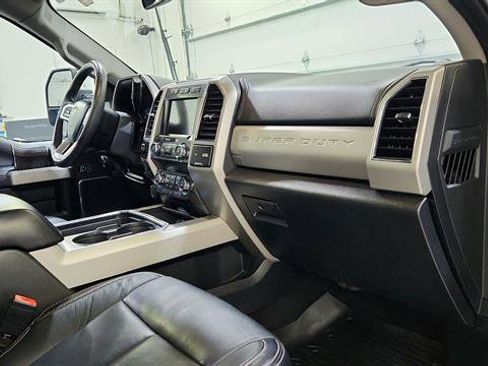 Used 2020 Ford F350 Lariat w/ Lariat Ultimate Package image 25
