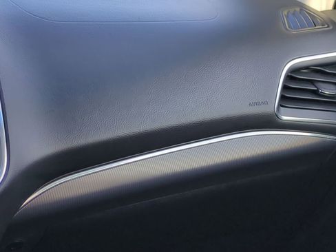 Used 2018 Ford Edge Titanium image 22