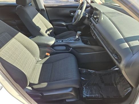 Certified 2023 Honda HR-V LX image 22