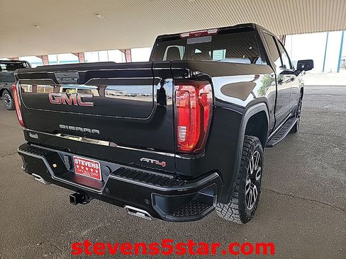 Used 2025 GMC Sierra 1500 AT4 w/ AT4 Premium Package AWD/4WD image 8