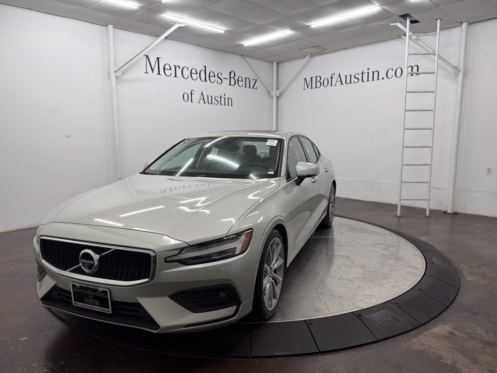 Used 2020 Volvo S60 T5 Momentum FWD image 3