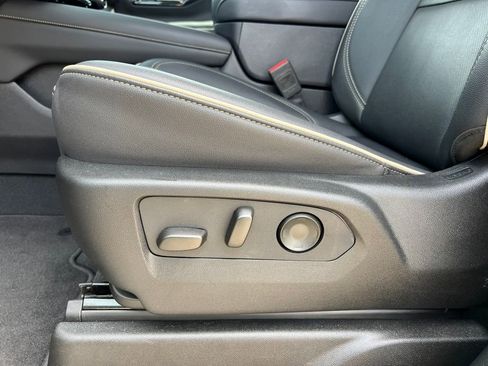 Certified 2025 Chevrolet Suburban Premier AWD/4WD image 14